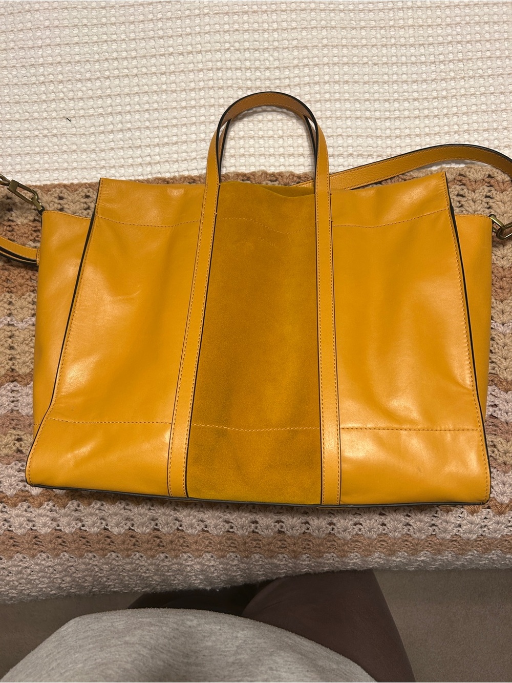Fossil Carmen Large Tote Mustard Gold - Picture 5 of 8